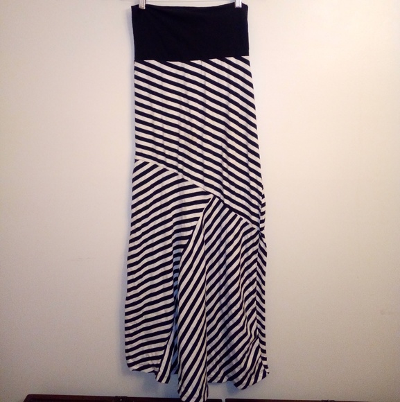 Monteau Dresses & Skirts - Monteau Strapless Dress